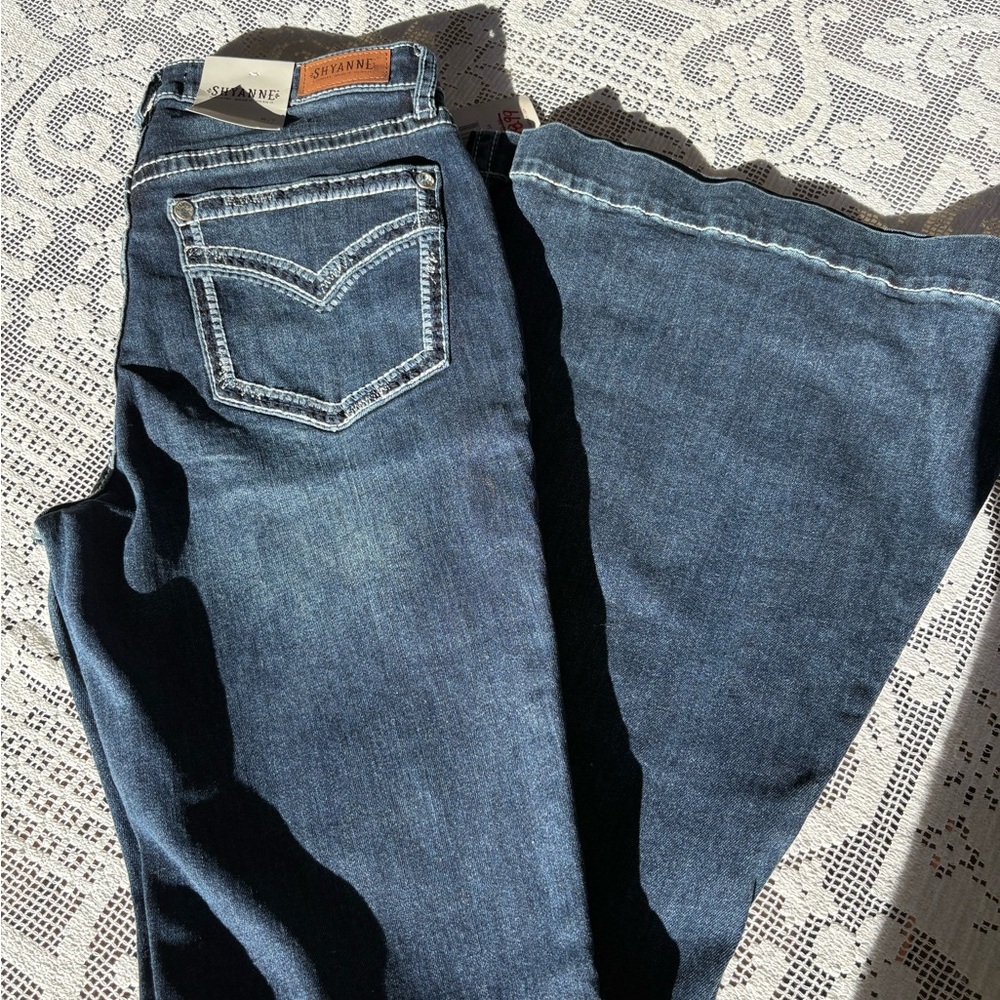 Shyanne Flare Indigo Jeans - Picture 3 of 6